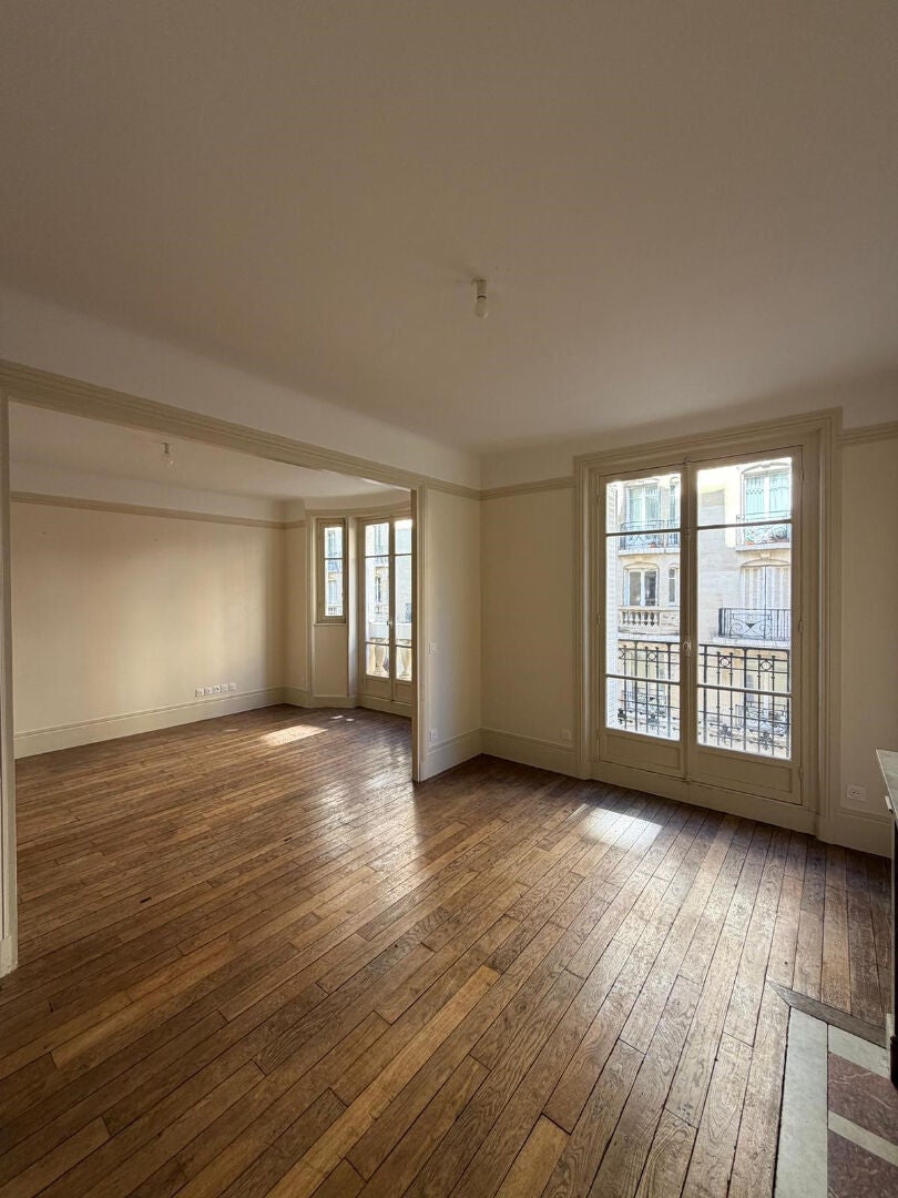 Appartement Avenue de la Motte-Picquet à Paris