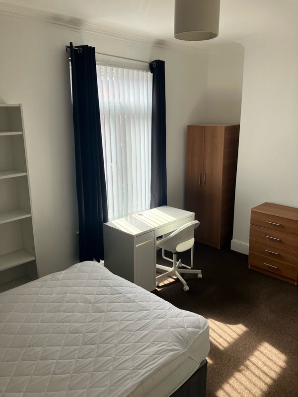 Room Albert Road in Middlesbrough