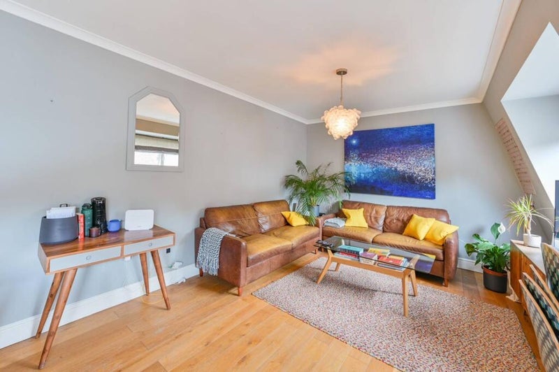 Room Catherine Place in City of Westminster
