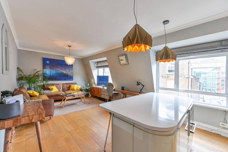 Room Catherine Place in City of Westminster
