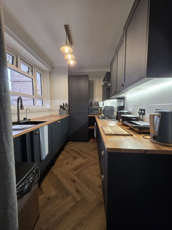 Room Albert Drive in Greater London