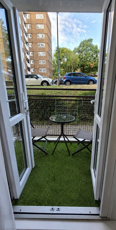 Room Albert Drive in Greater London