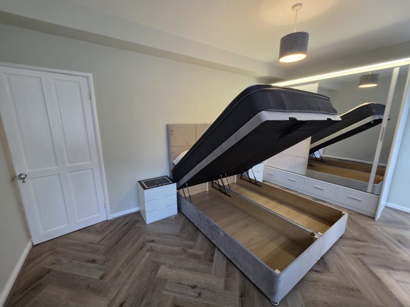 Room Albert Drive in Greater London