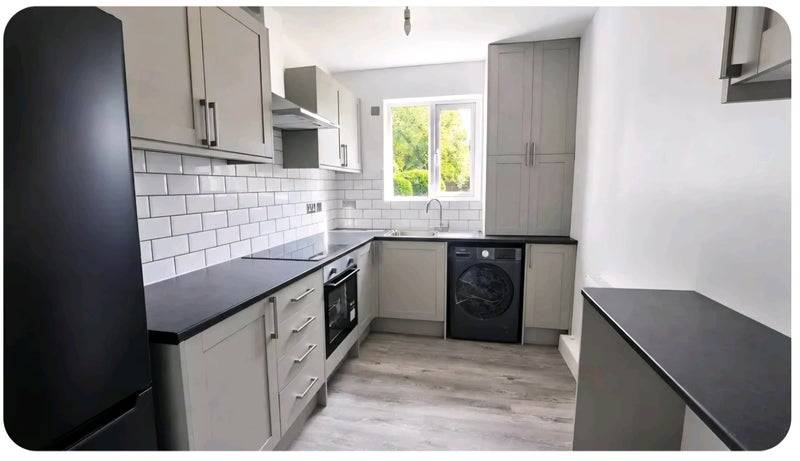 Room Morval Road in Greater London