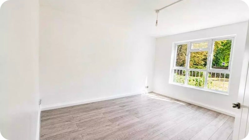 Room Morval Road in Greater London