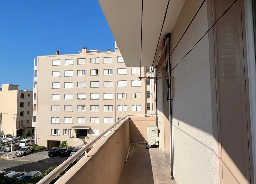 Flat Avenue Colonel Picot in Toulon