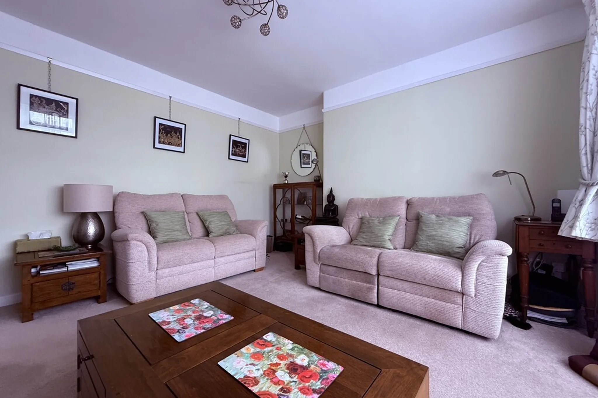 Flat Colles Close in Wells