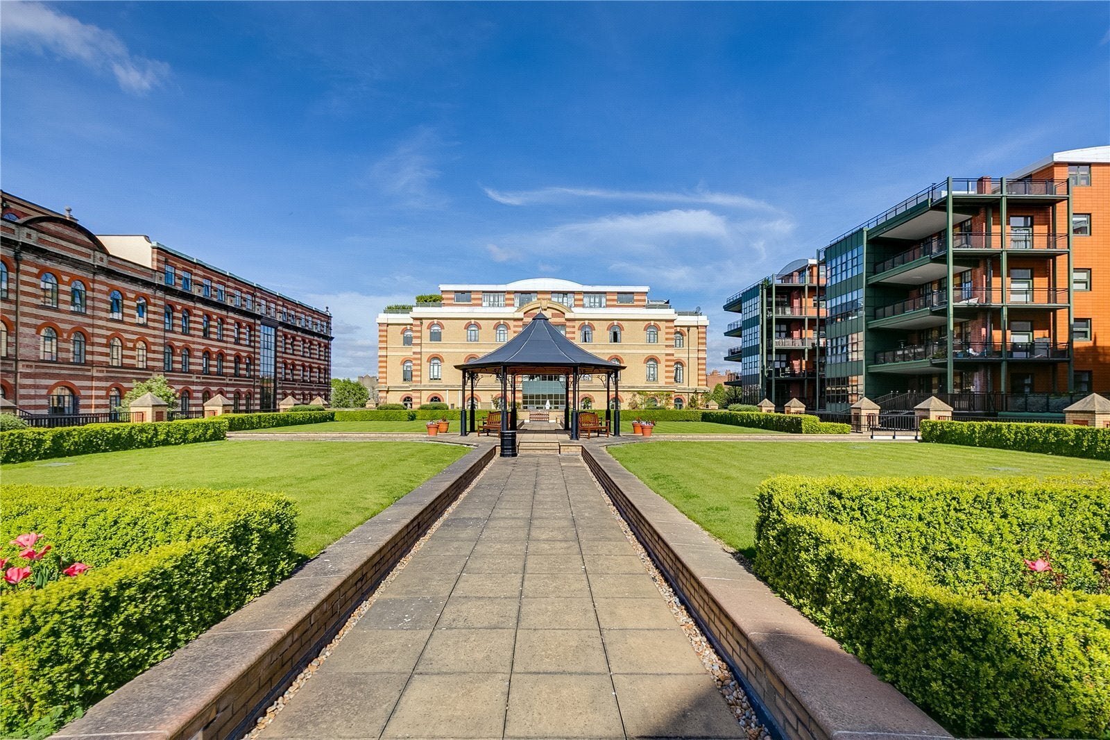 Flat Brasenose Drive in Greater London