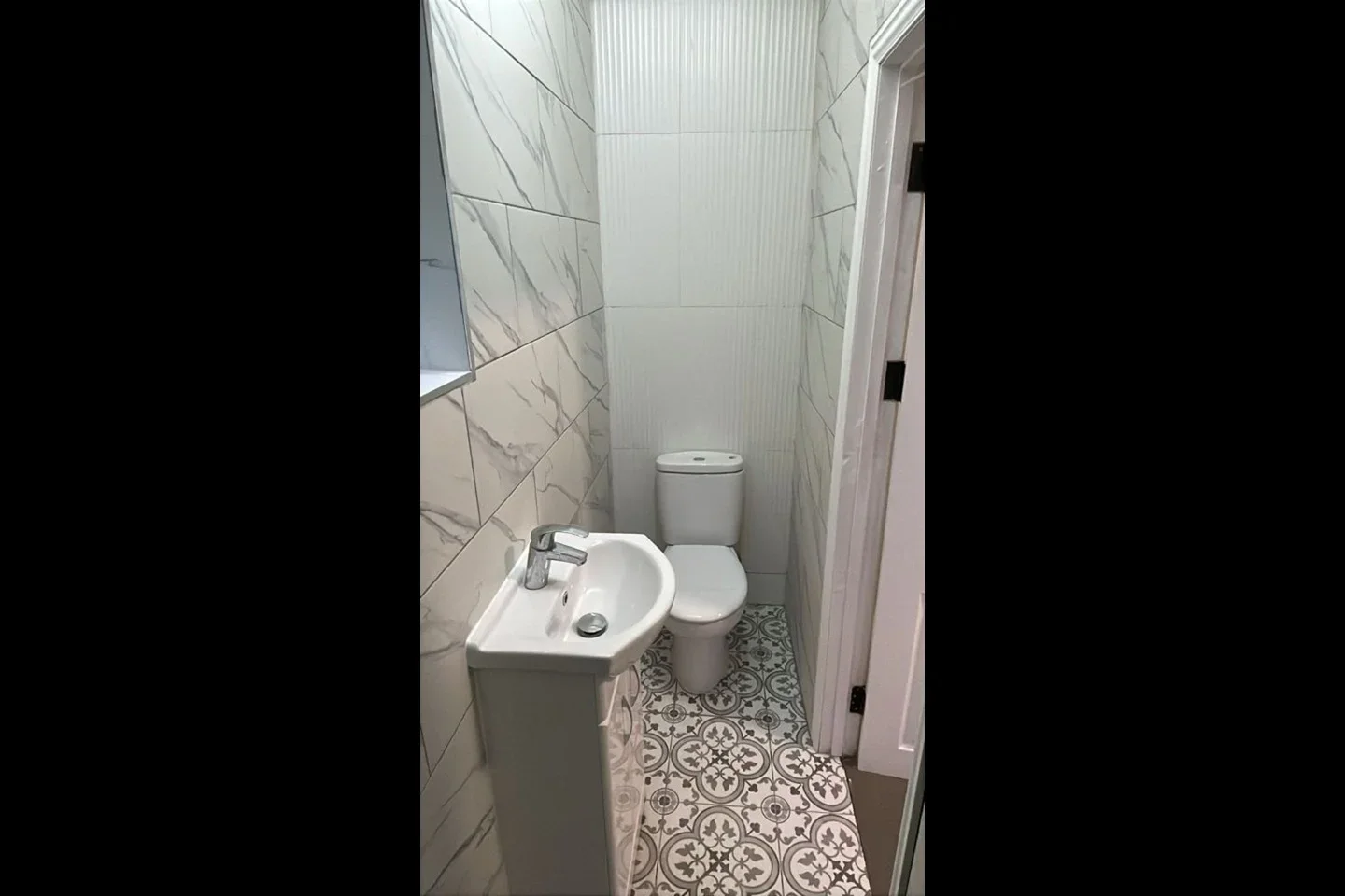 Room Glencoe Avenue in Greater London