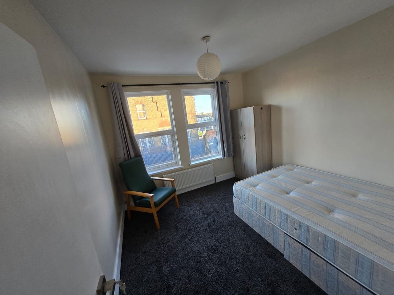 Flat Nelson Street in Greater London