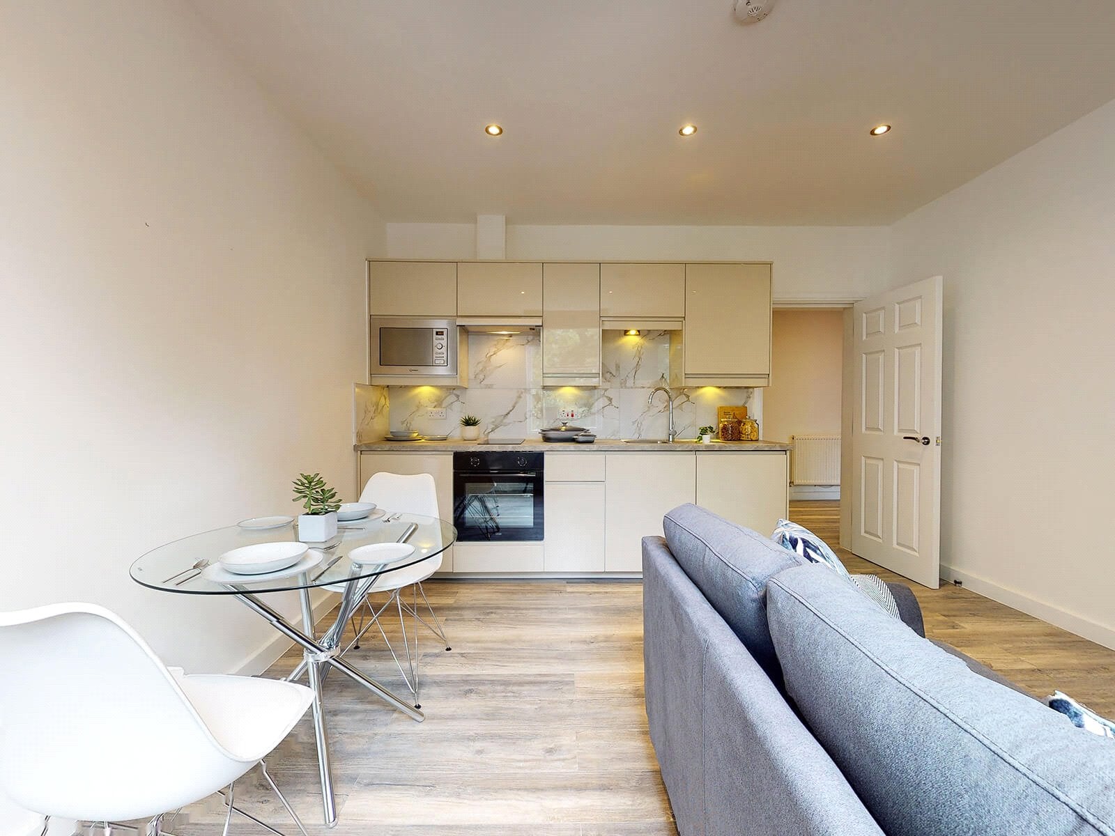 Flat Hyde Terrace in Leeds