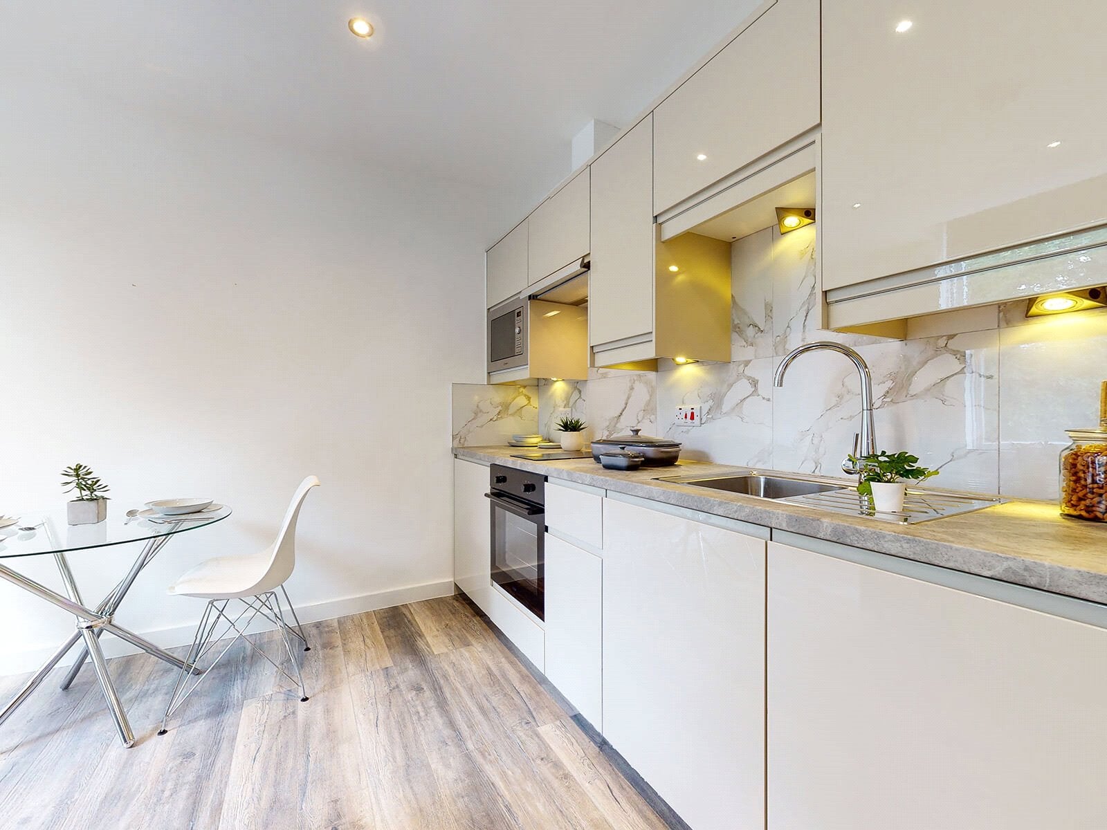 Flat Hyde Terrace in Leeds