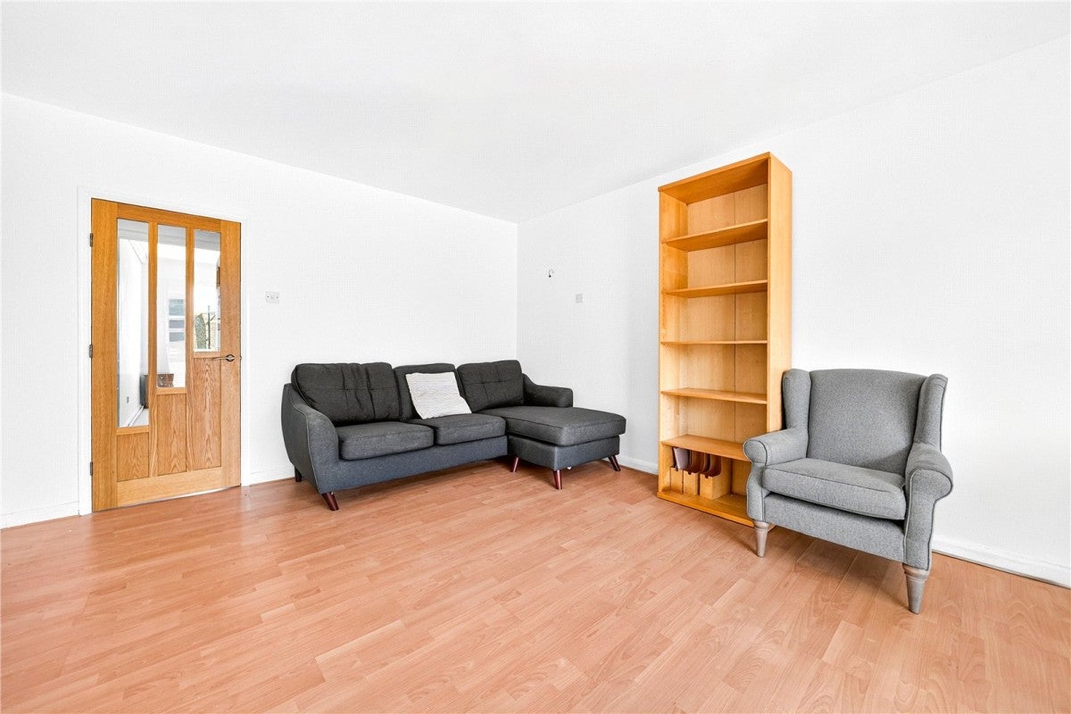 Flat Shernhall Street in Greater London