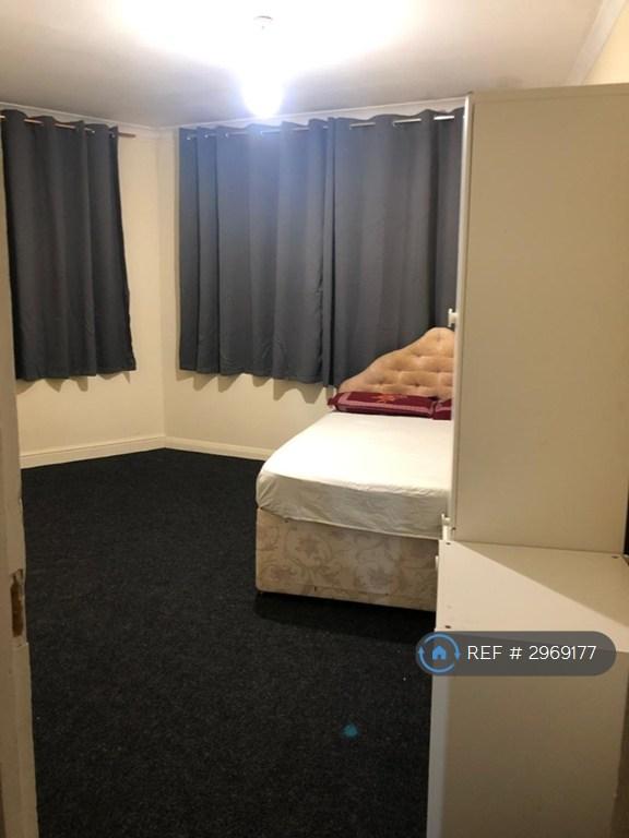 Room Longbridge Road in Greater London
