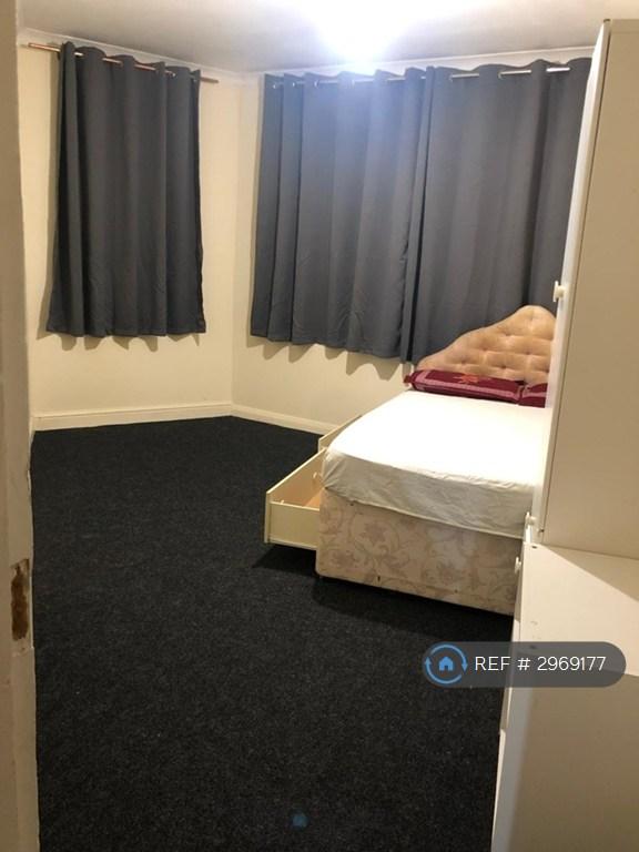 Room Longbridge Road in Greater London