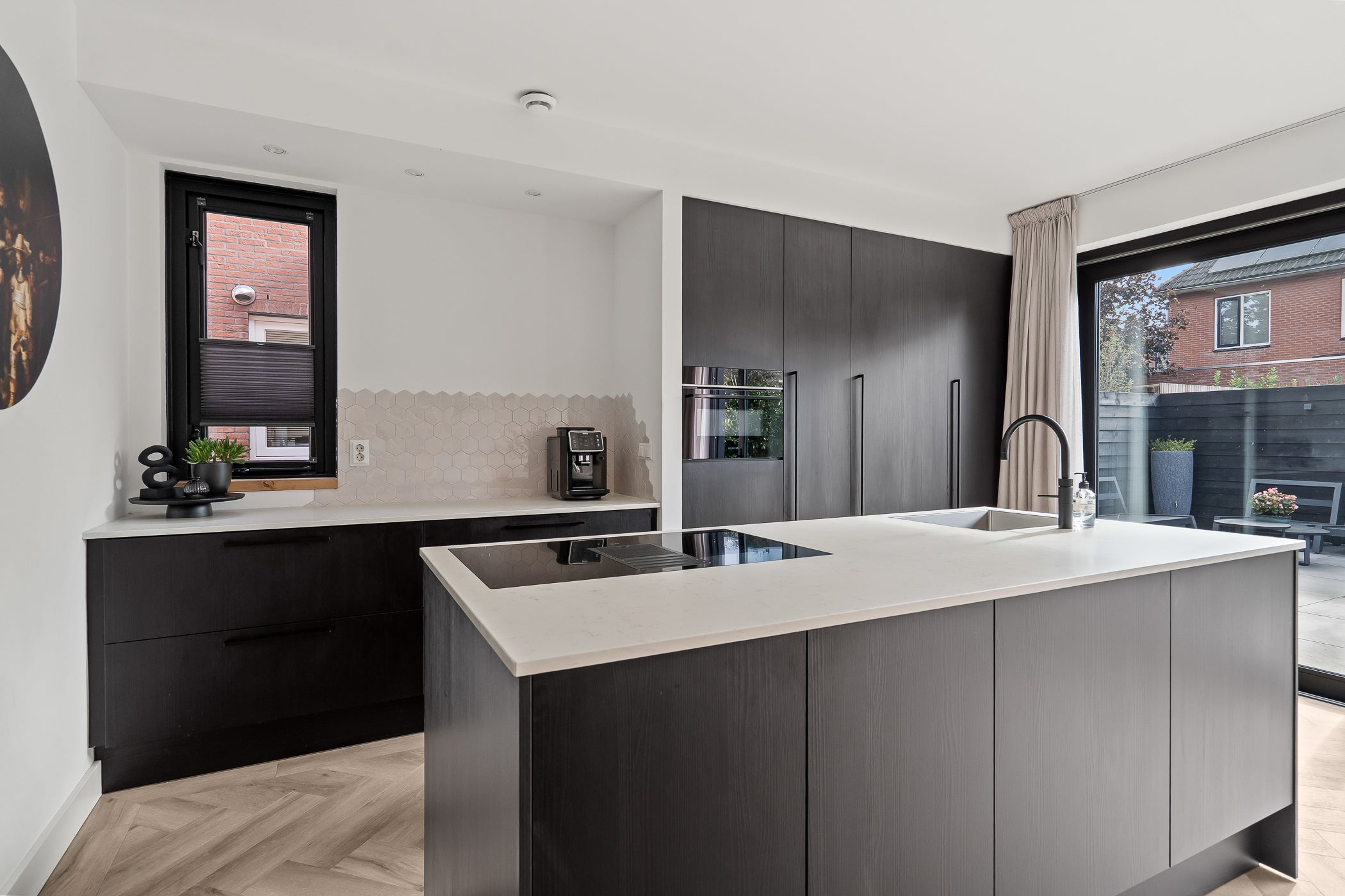 Tussenwoning te koop: Kapelmuur 14, Houten