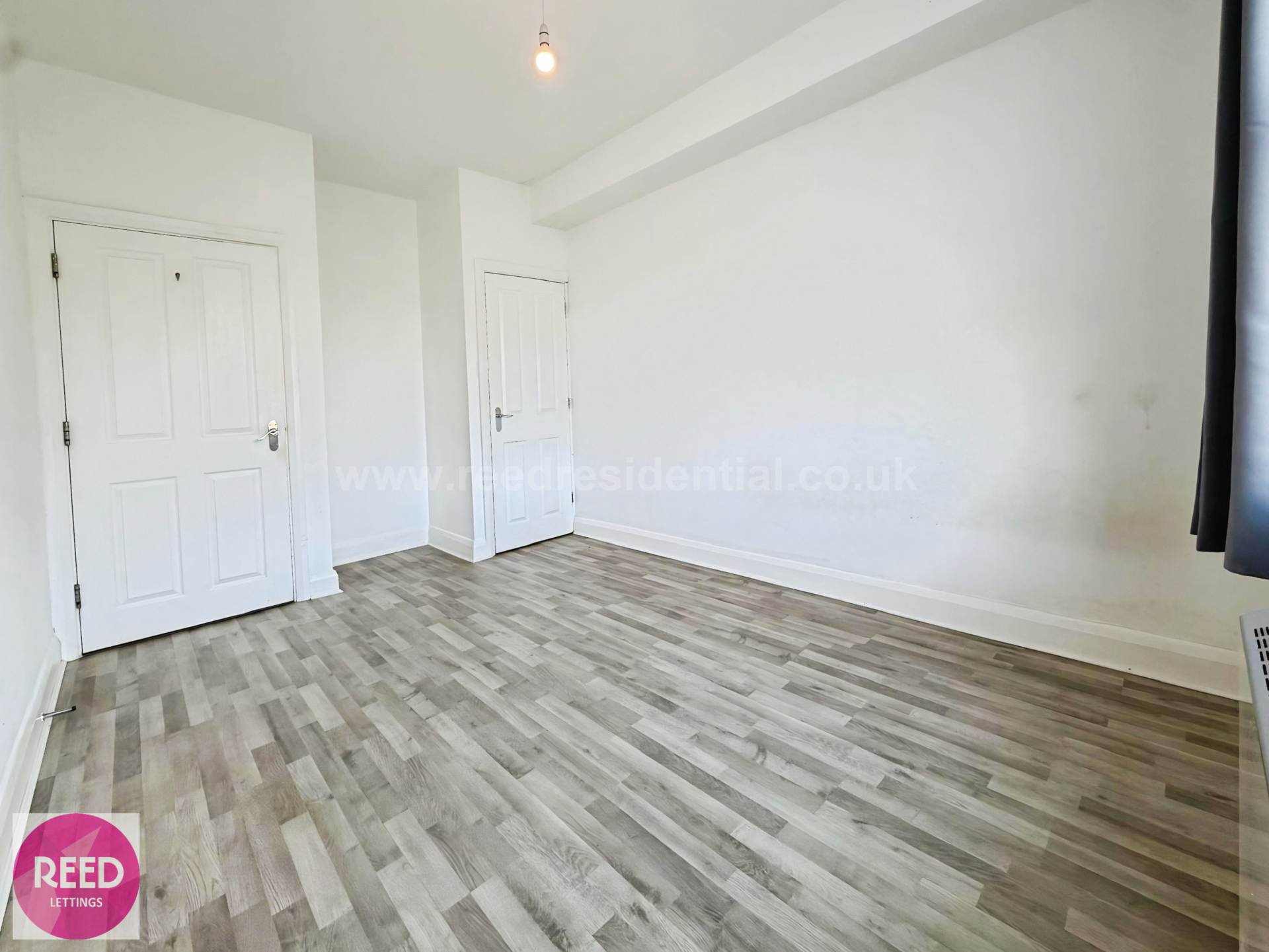 Flat Manilla Road in Southend-on-Sea