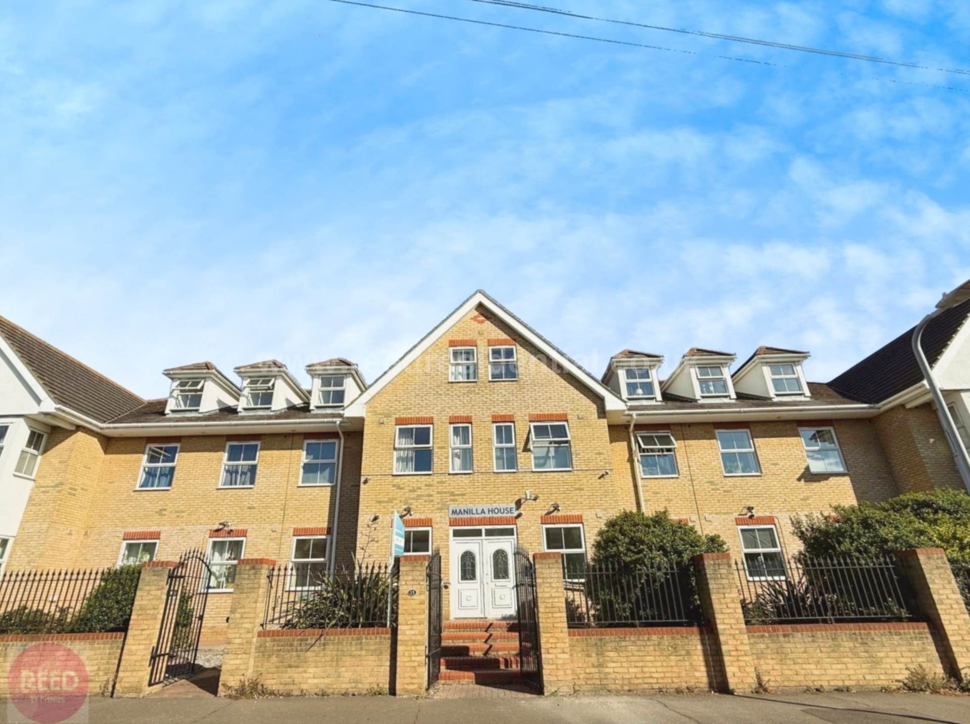 Flat Manilla Road in Southend-on-Sea