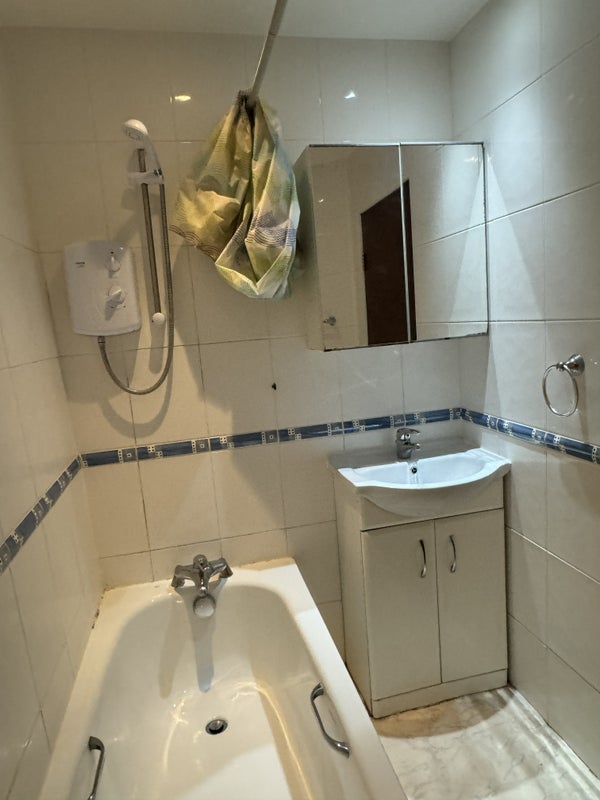 Flat Rye Lane in Greater London
