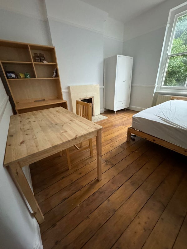 Room New Cross Road in Greater London