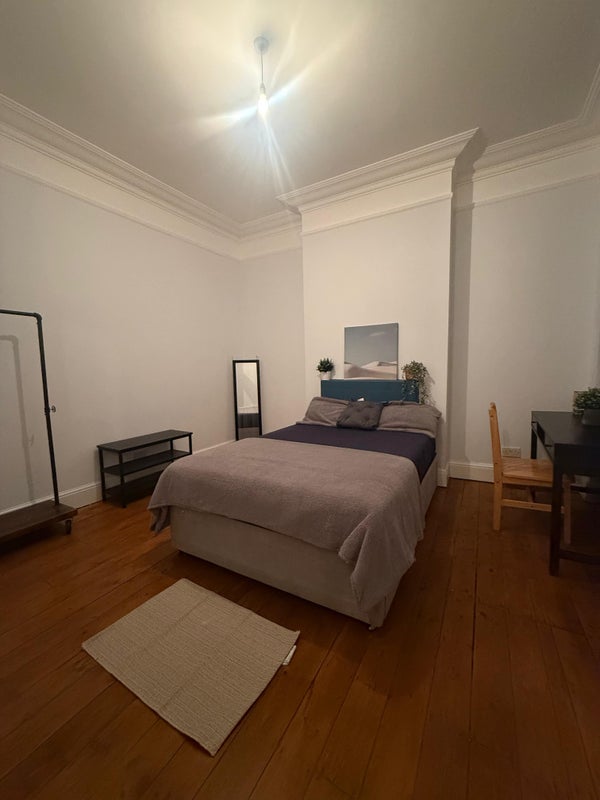Room New Cross Road in Greater London