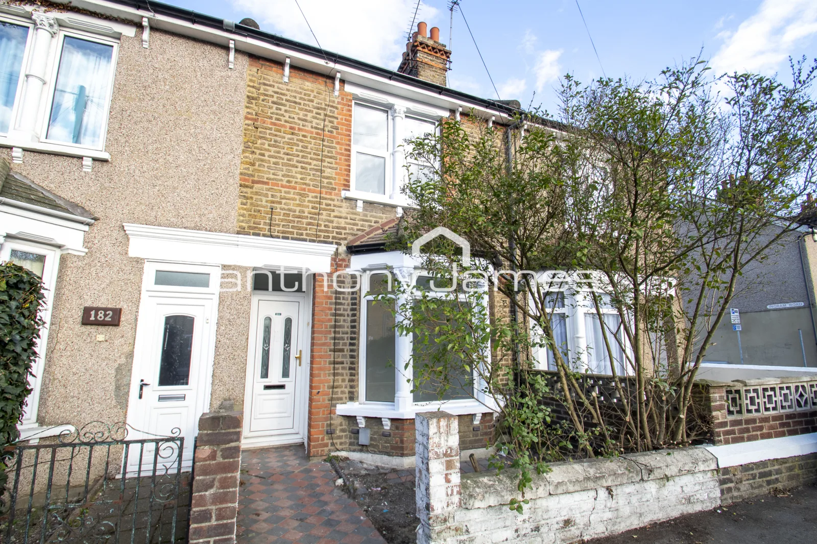 House Lowfield Street in Dartford