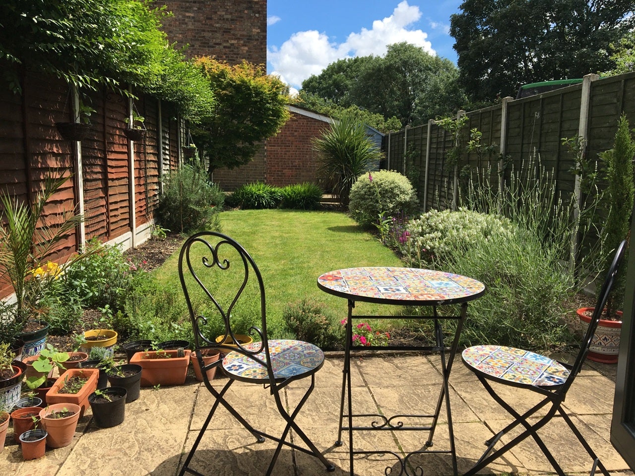Flat Hainault Road in Greater London