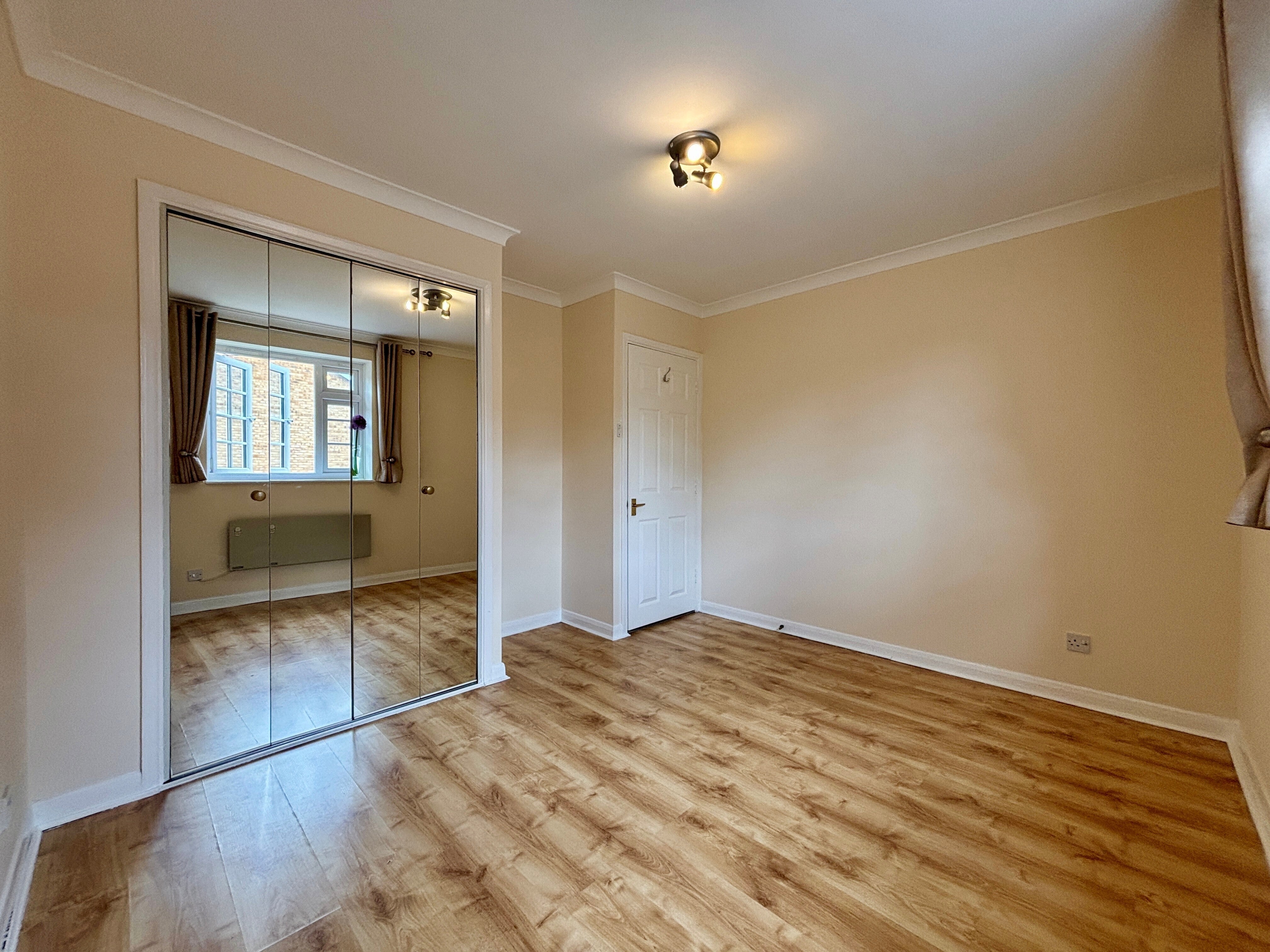 Flat Hanson Close in Greater London
