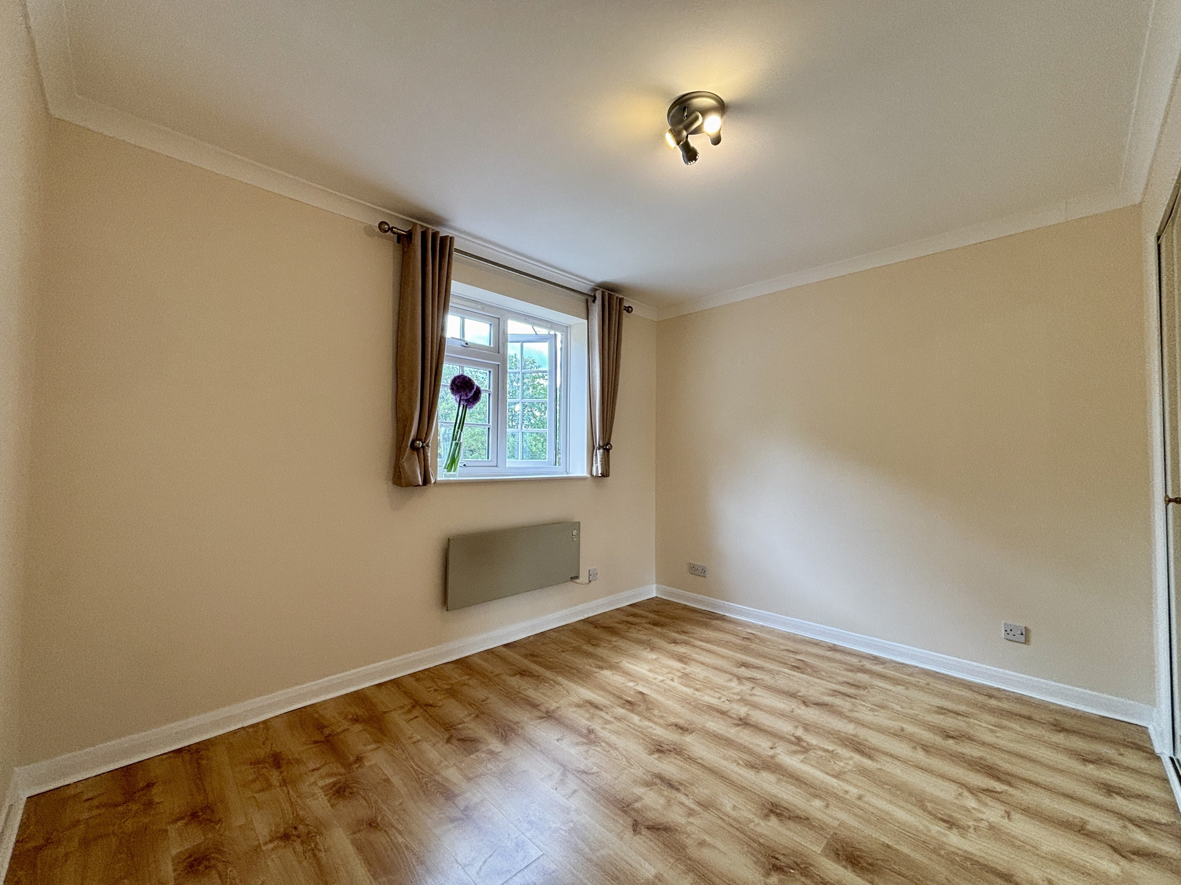 Flat Hanson Close in Greater London