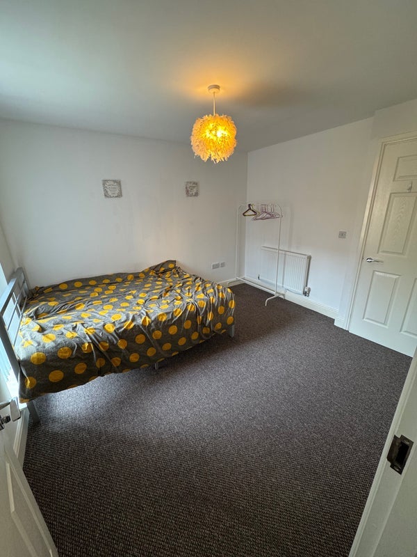 Room Fir Street in Salford