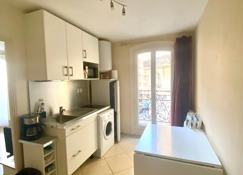Chambre Rue Coysevox à Paris