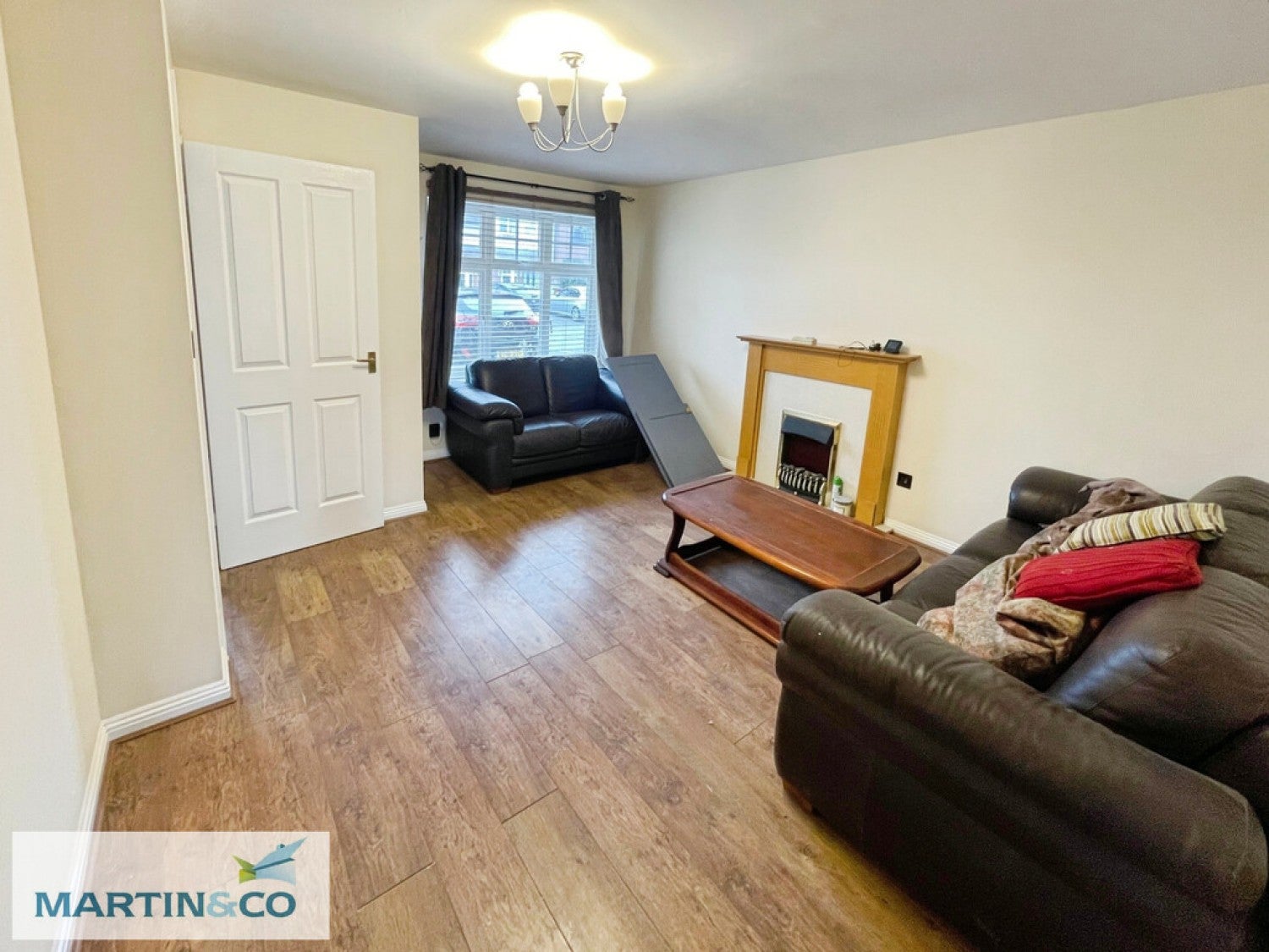 House Clonmel Close in Reading