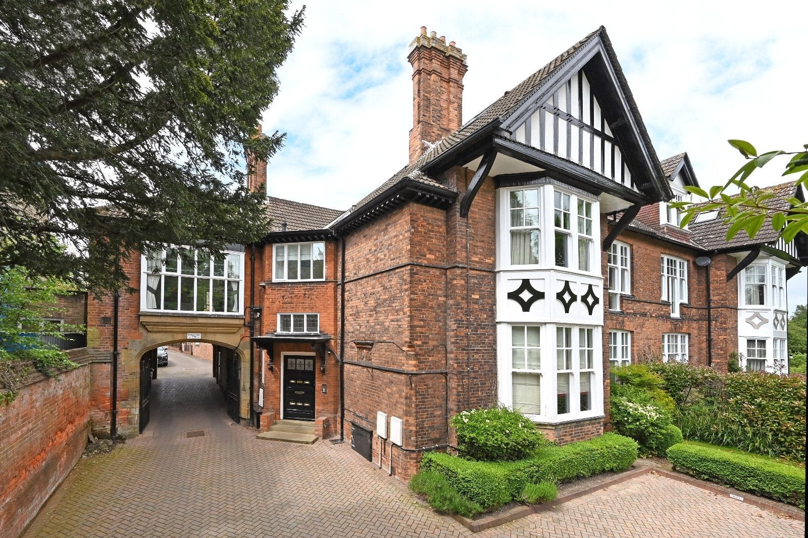 Flat Tadcaster Road in York