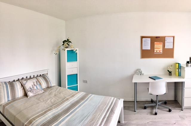 Room Meriden Road in Portsmouth
