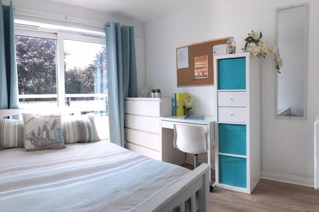 Room Meriden Road in Portsmouth