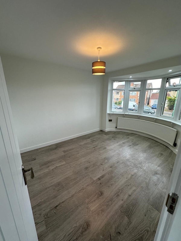 Room Waltham Way in Greater London