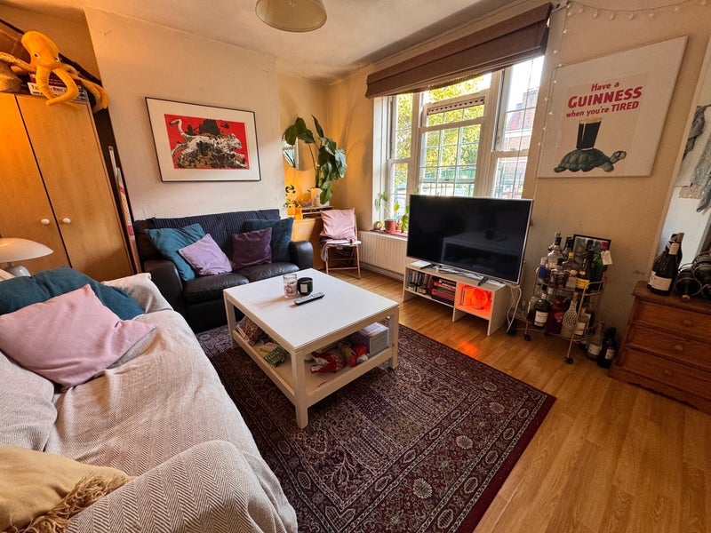 Room Henry Jackson Road in Greater London