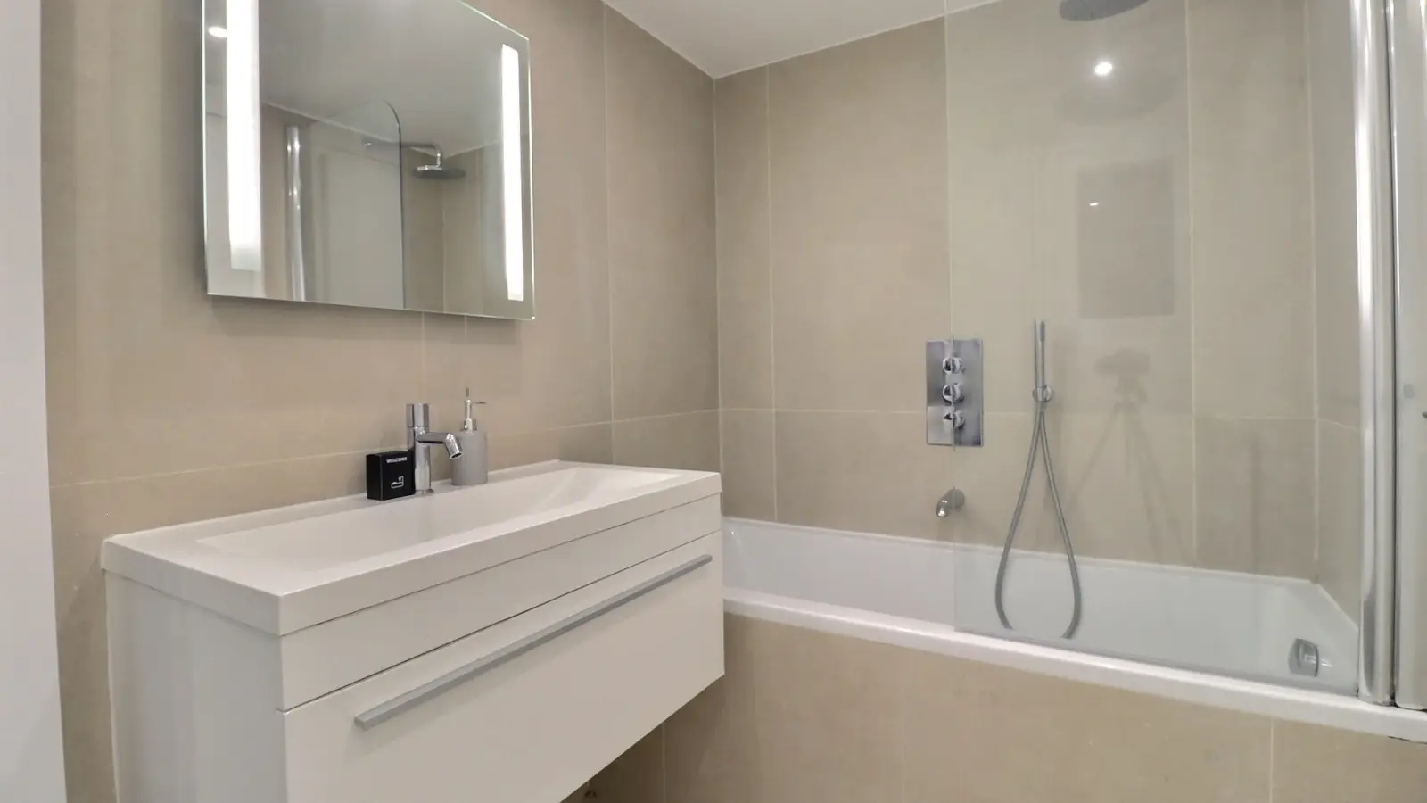 Appartement Avenue Montaigne à Paris