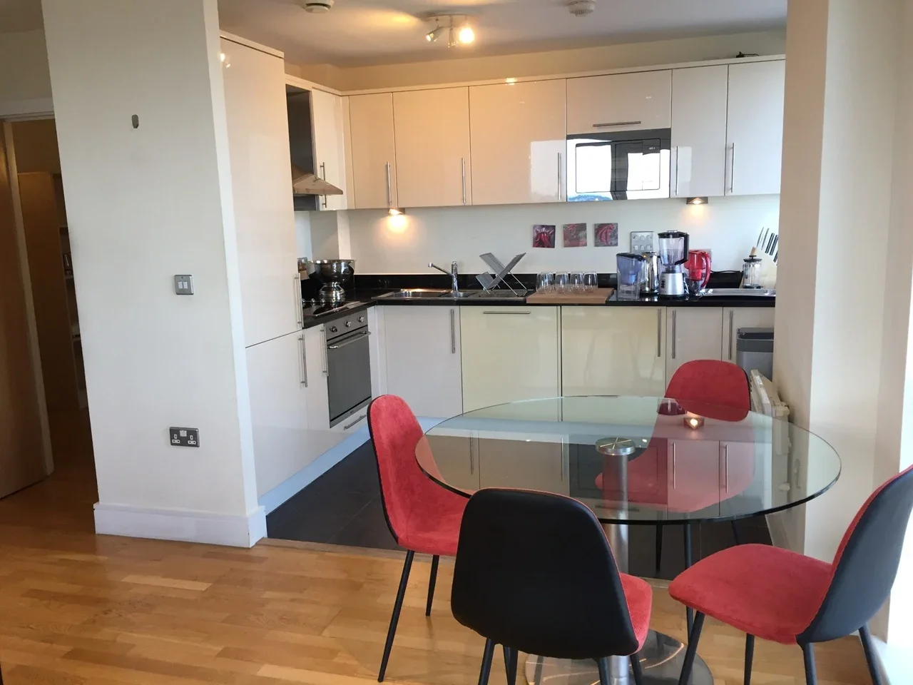 Flat Prestons Road in Greater London