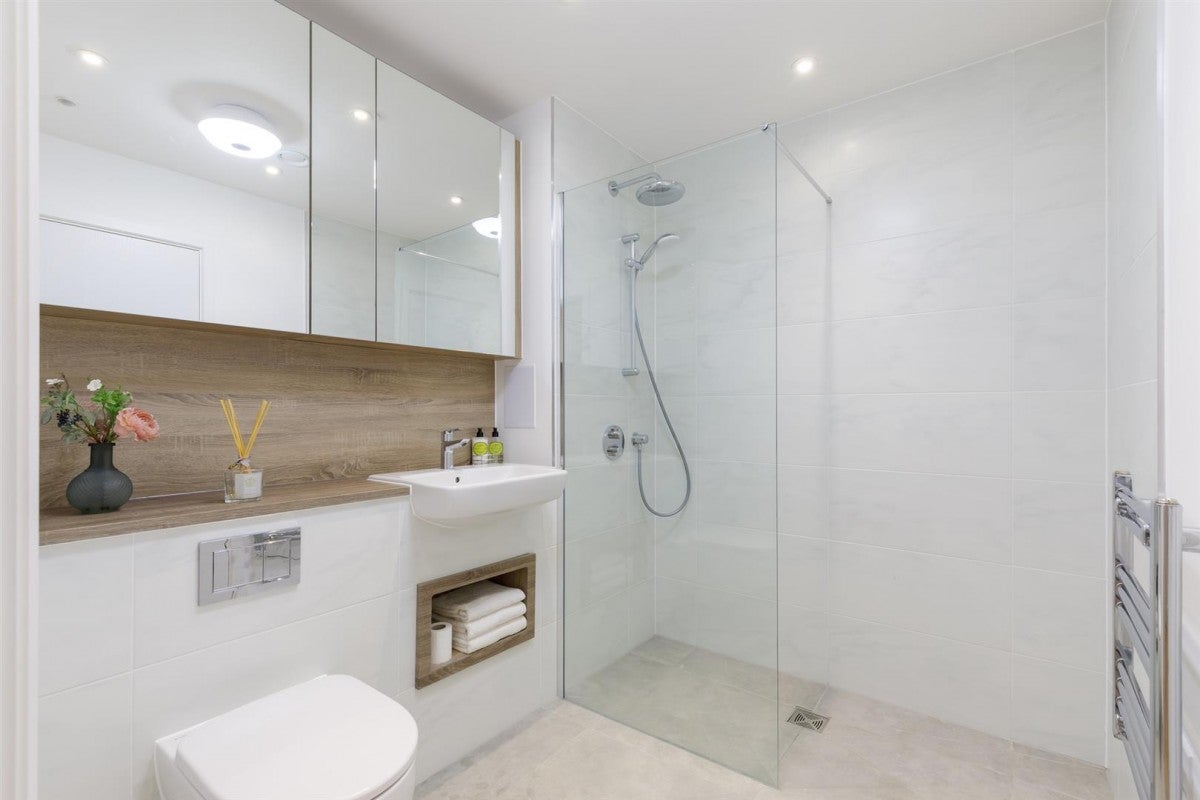 Flat Medawar Drive in Greater London