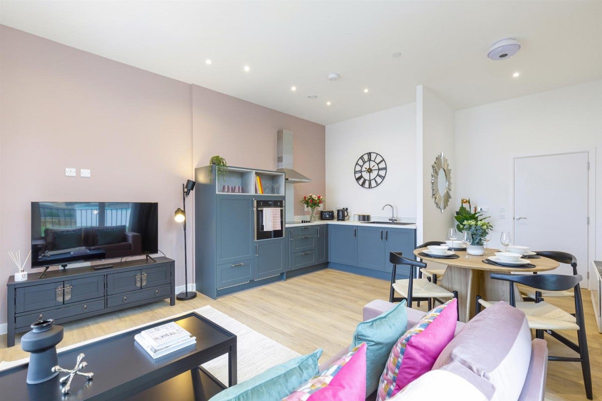 Flat Medawar Drive in Greater London