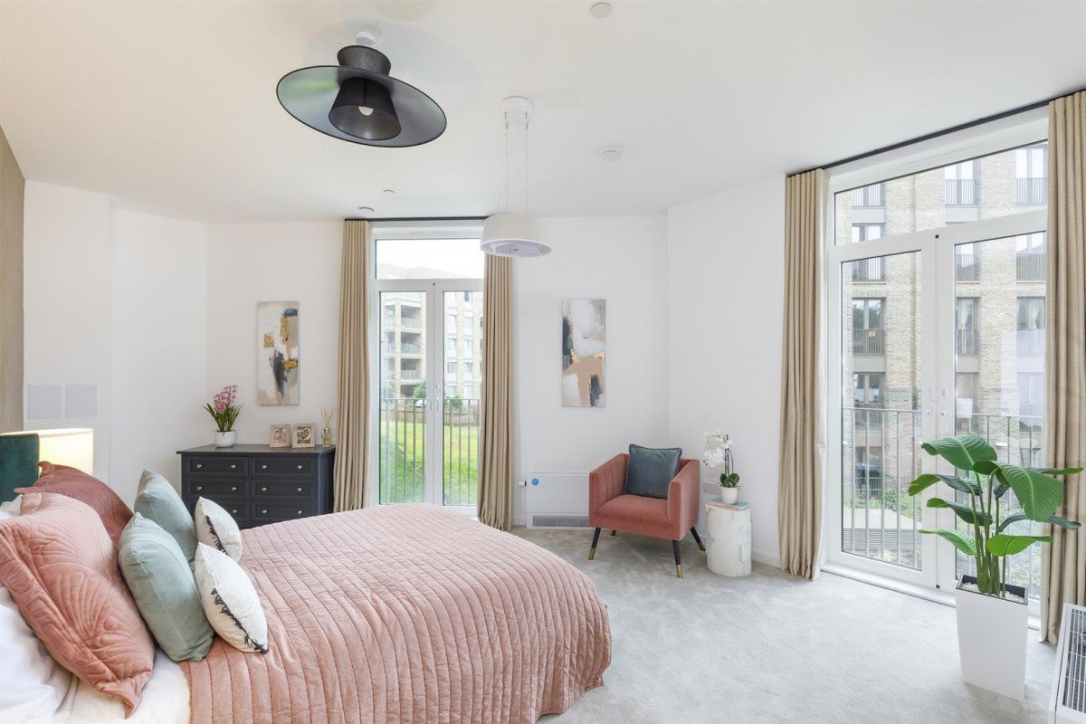 Flat Medawar Drive in Greater London