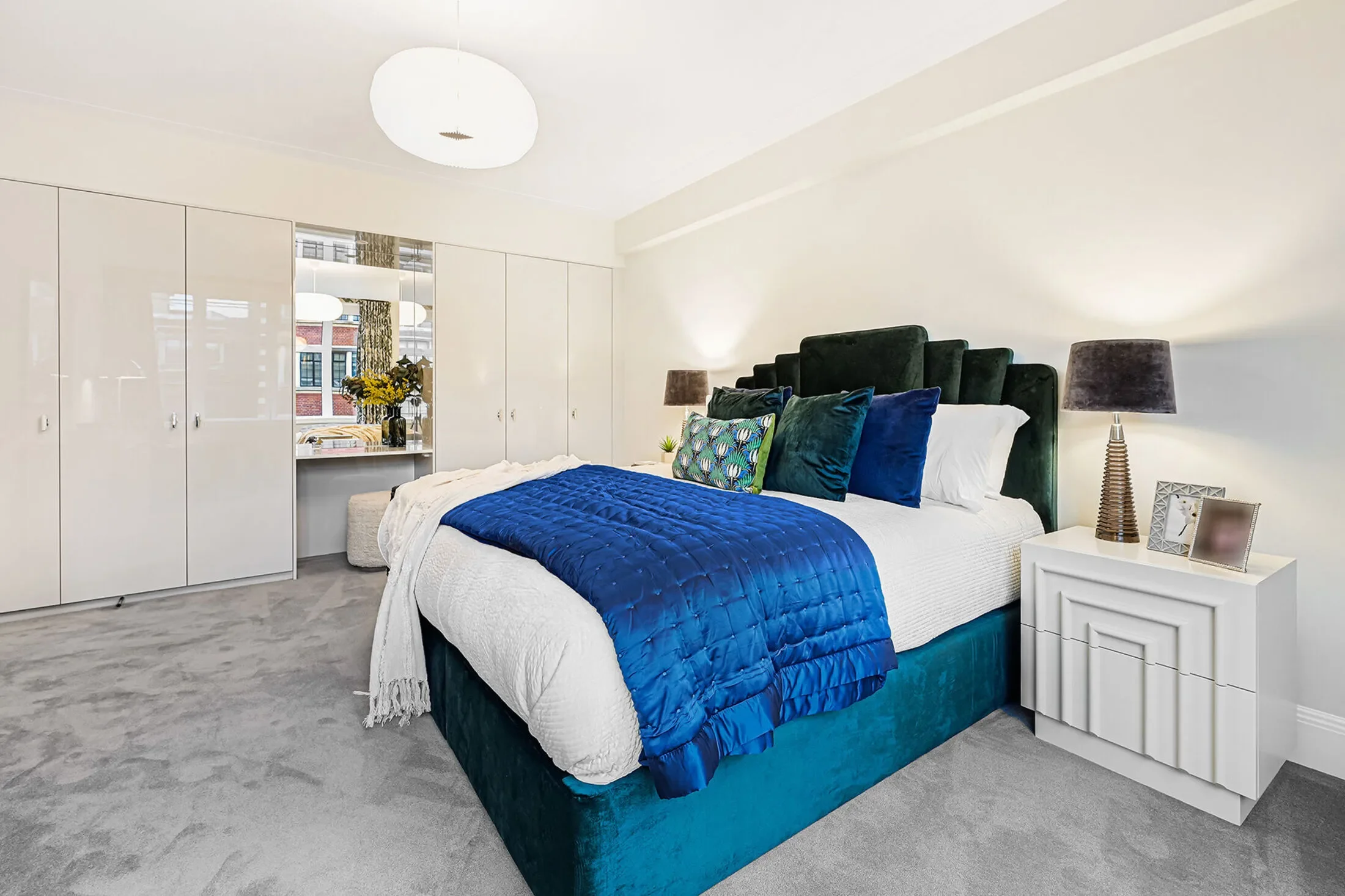 Flat Sloane Street in Greater London