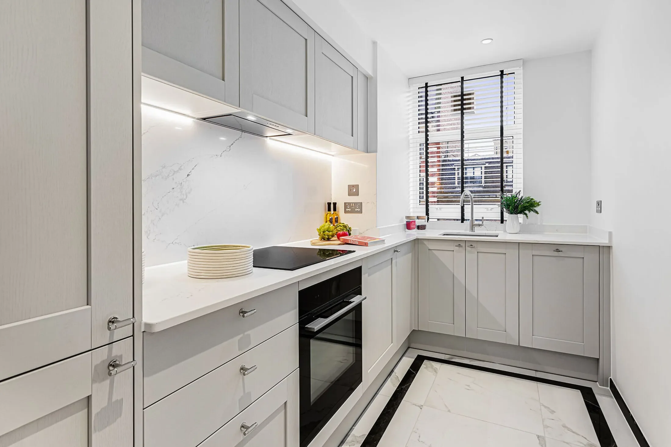Flat Sloane Street in Greater London