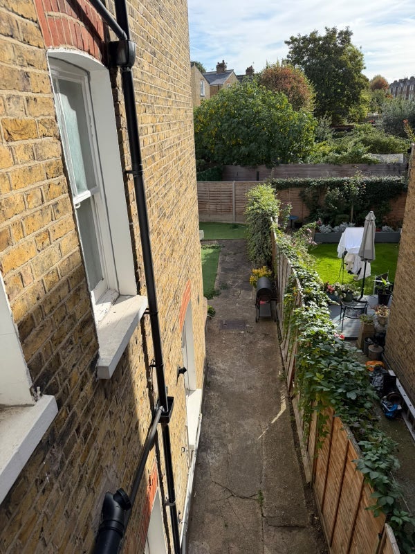 Room Abbeville Road in Greater London