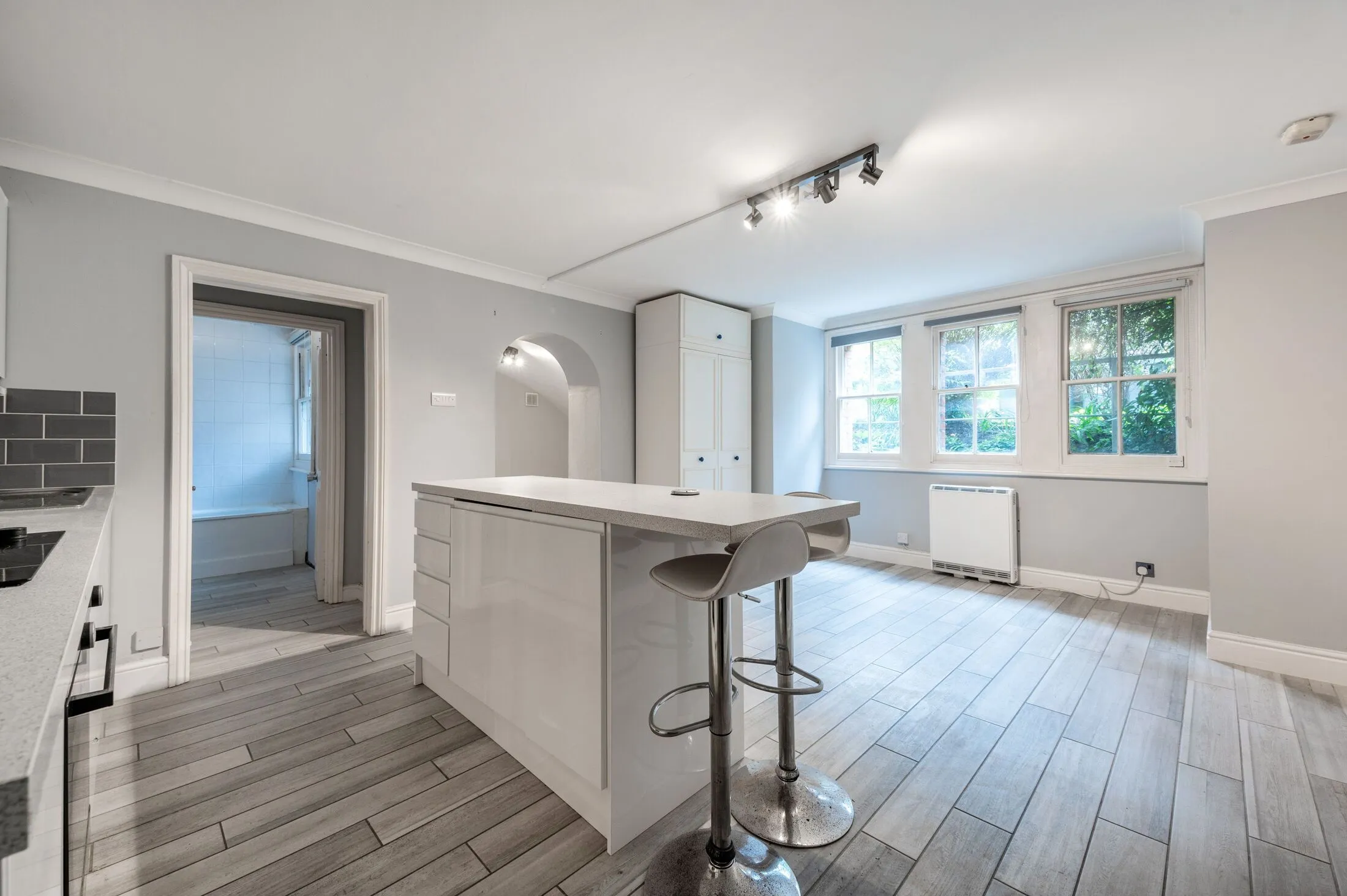 Flat Cadogan Road in Greater London