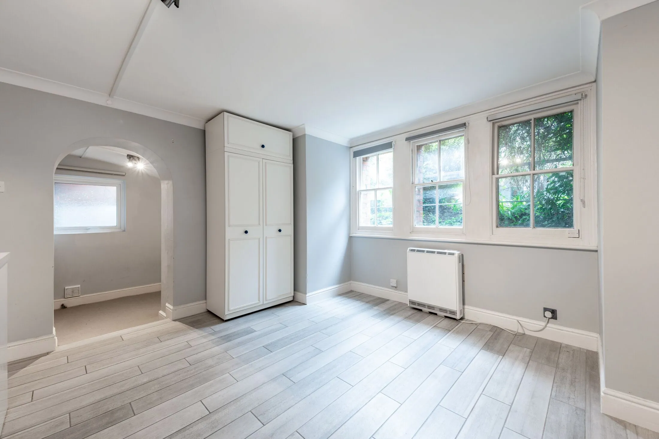 Flat Cadogan Road in Greater London