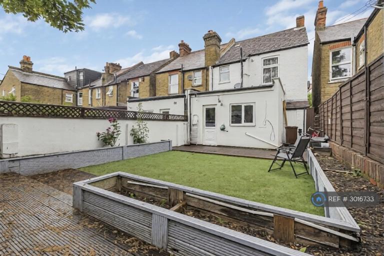 Room Birdhurst Road in Greater London