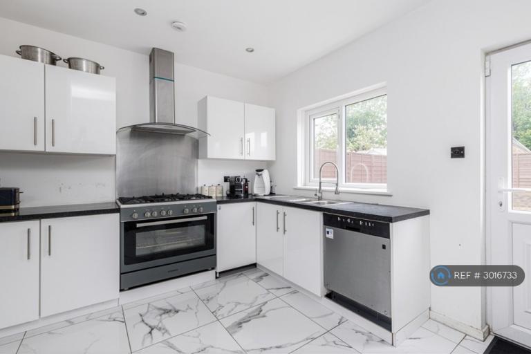 Room Birdhurst Road in Greater London