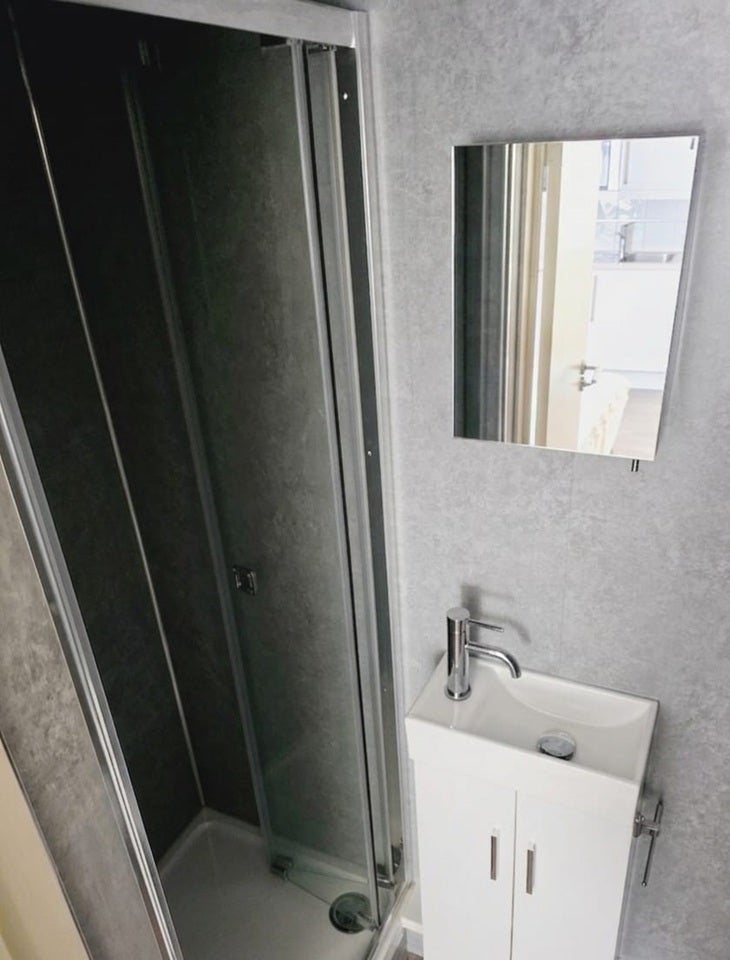 Flat Ash Grove in Greater London